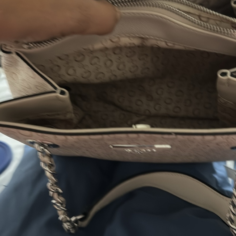 Guess new bag no tag never used - Picture 3 of 12